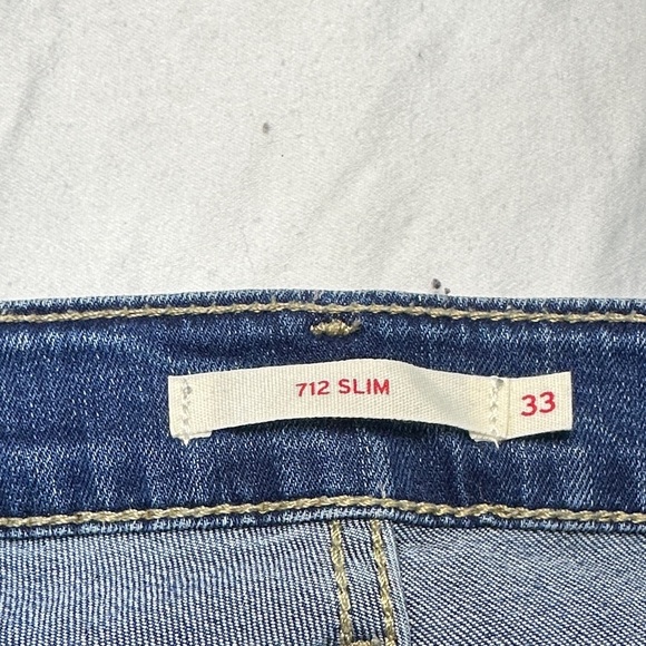 Levi's Classic Indigo Straight Leg Jeans - Picture 2 of 4